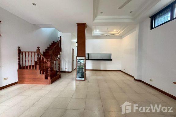 villa — photo 1